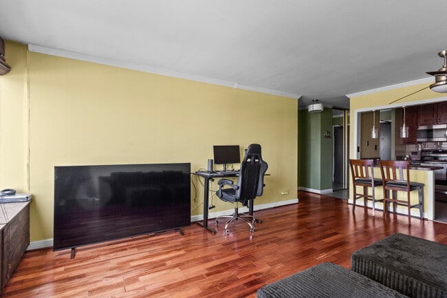 Photo - 3930 N Pine Grove Ave