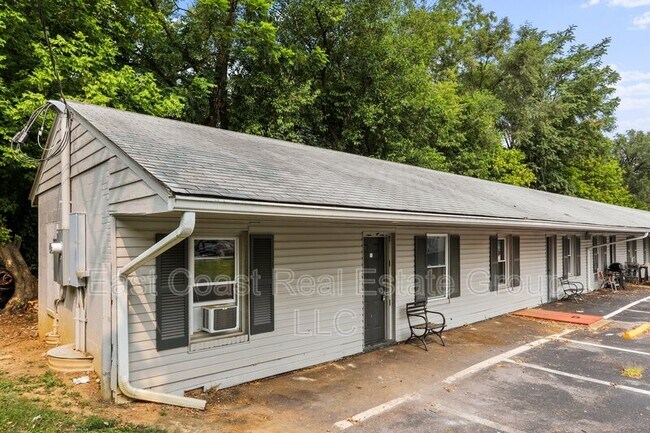 Photo - 13628 Pennsylvania Ave Unidad #1