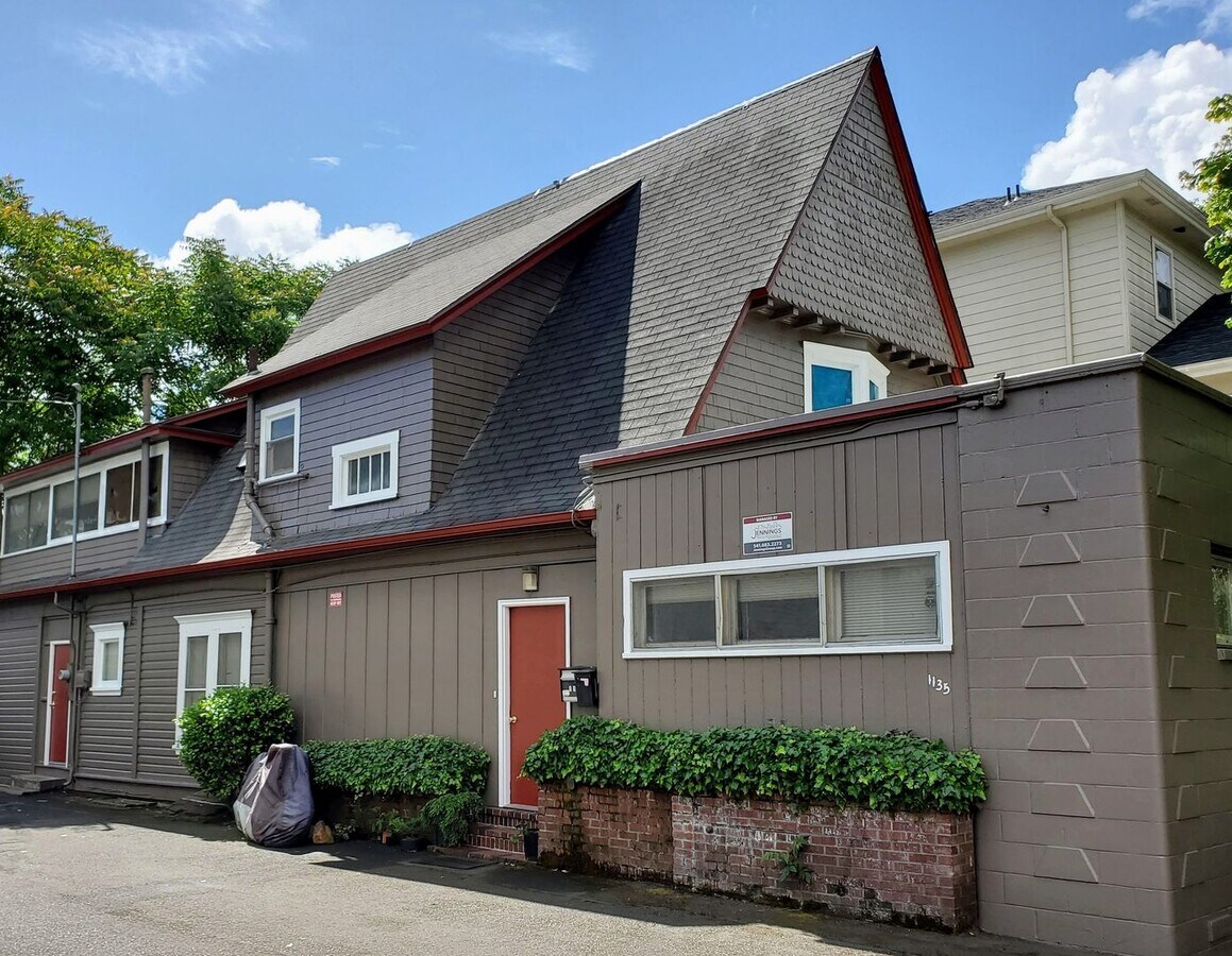 1135 & 1135 1/2 Mill St. - 1135 & 1135 1/2 Mill St.