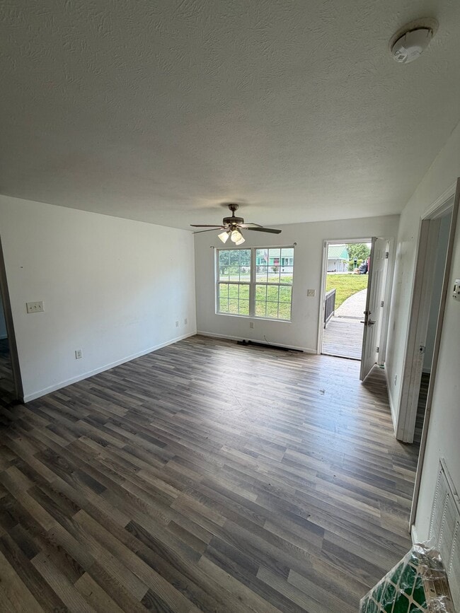 Photo - 144 Faith Cir