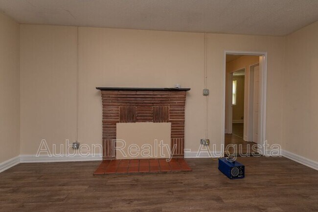 Photo - 2202 Roosevelt Dr