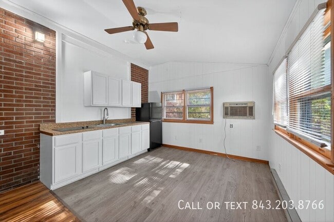 Photo - 102 Richter Dr Unit B