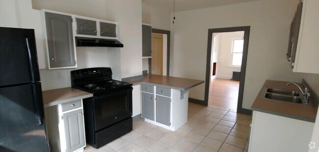 Building Photo - 120 Brackett St Unit 1 Rental