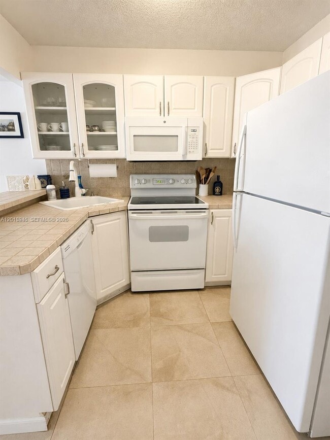 Photo - 2924 Collins Ave Unidad 404