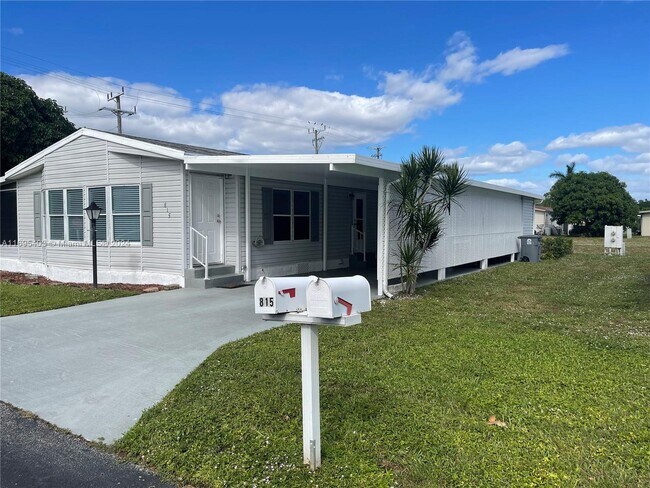 Photo - 815 Sunglow St