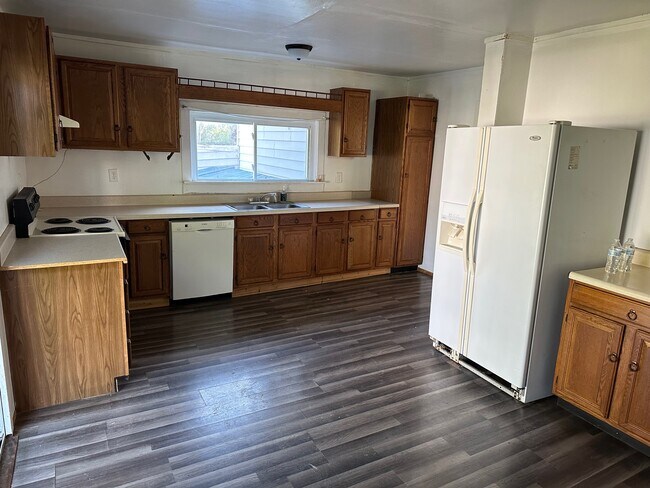 54 Single St Unit C