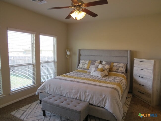 Building Photo - 5623 Blackstone Dr Rental