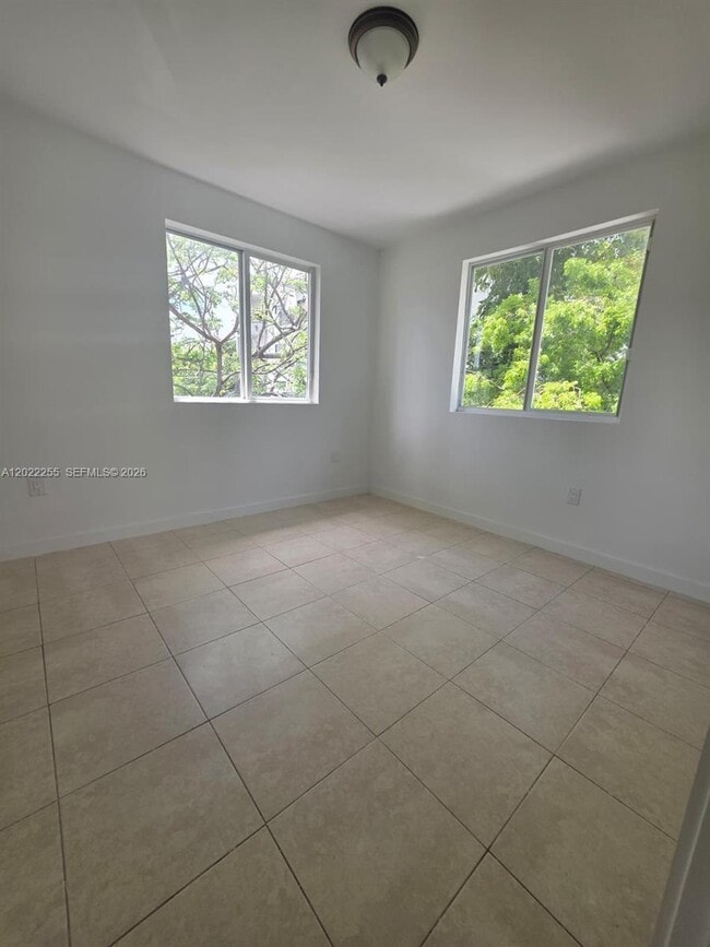 Photo - 829 SW 3rd St Unidad 831
