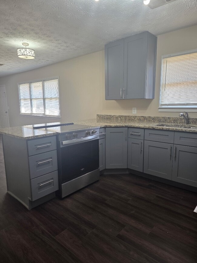 Photo - 4420 Lynn Dr