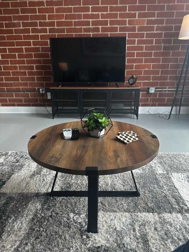 Photo - 900 W Trade St Unidad 306