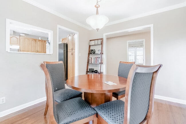 Photo - 2136 Chestnut Hill Cir