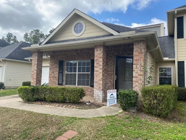 Building Photo - NICE 2 BEDROOM 1 BATH LEASE HOME WITH 1116 SF