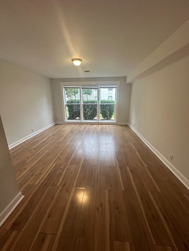 Building Photo - 246 White Bridge Pike Unit 246 A10