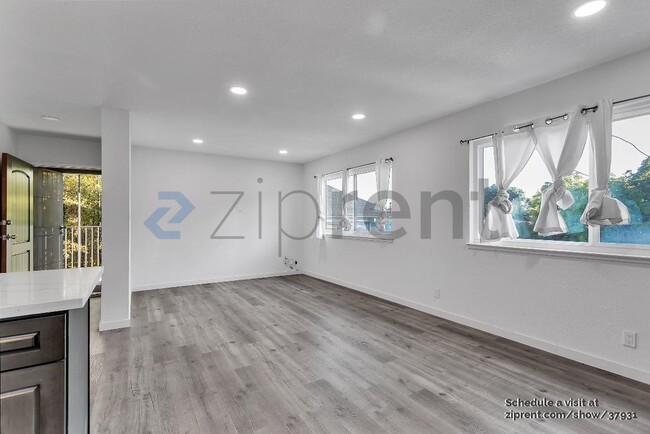 Photo - 2123 Spaulding Ave