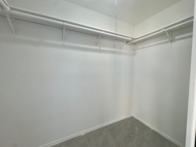 Building Photo - 7409 Tierra Verde Dr