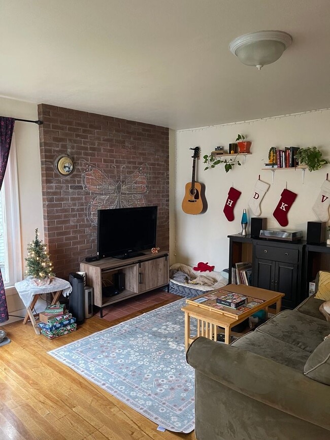 Photo - 123 Livingston St Unit #1