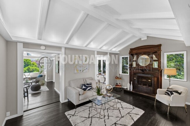 Photo - Charming 3 bed/2.5 bath in the heart of do...