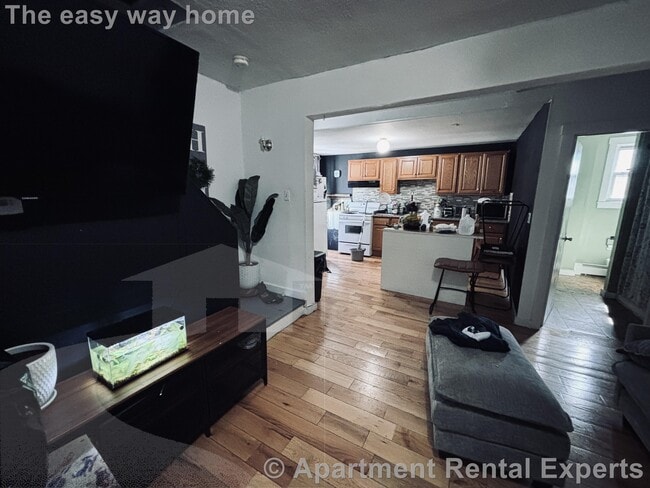 Photo - 509 Medford St Unidad #2