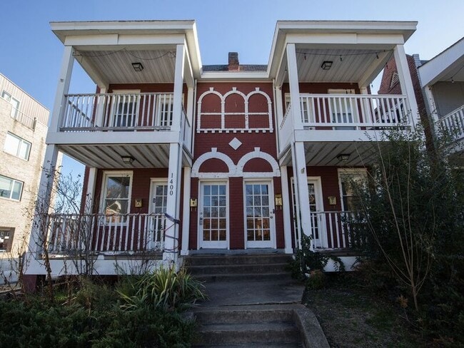 Building Photo - 1400 Bainbridge St Unit A