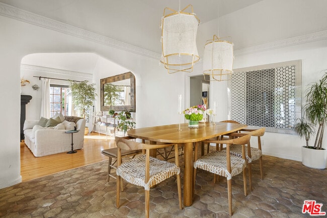 Photo - 105 S La Jolla Ave