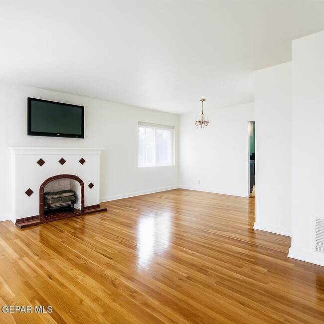 Photo - 2211 N Campbell St