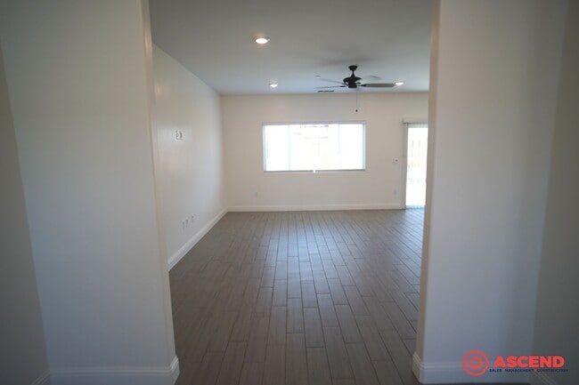 Photo - 4 Bedroom House in Gossamer Grove!