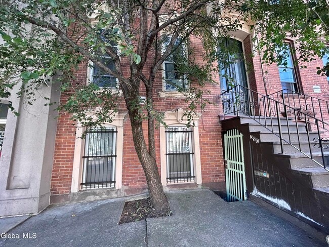 Building Photo - 390 Clinton Ave Unit 1B Rental