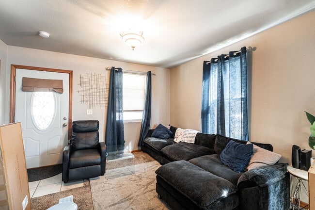 Photo - 1801 S 64th St