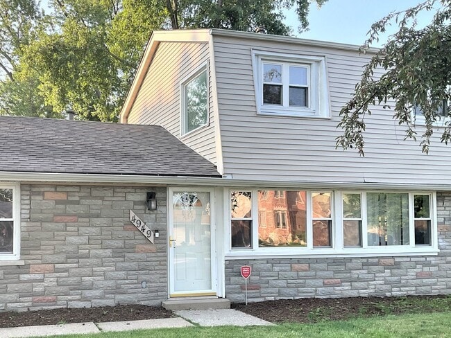 Building Photo - 4949 Paxton Rd Rental
