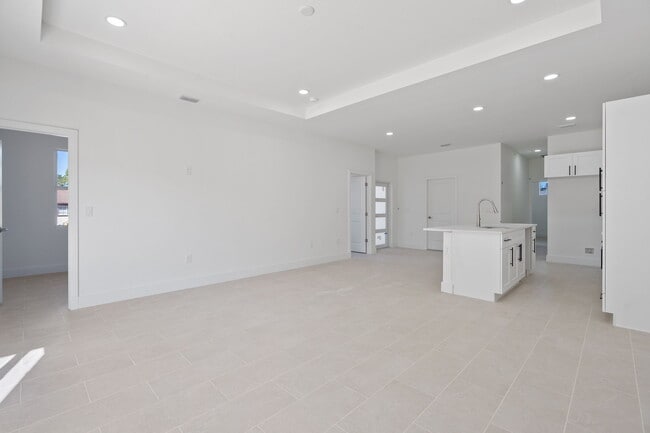 Photo - 5245-5247 26th St SW