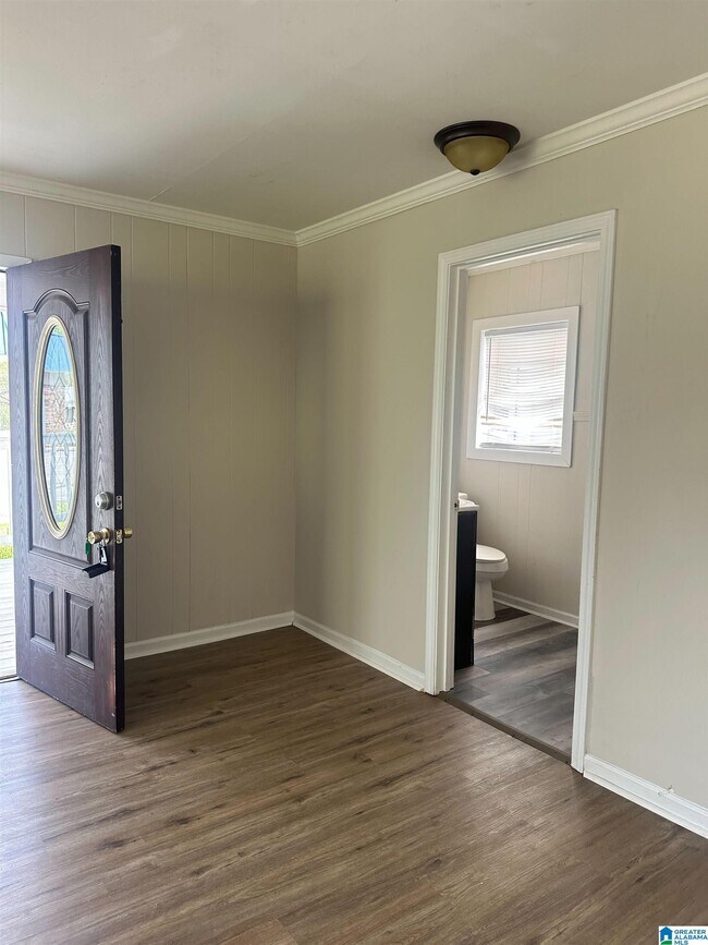 Photo - 114 N Main St