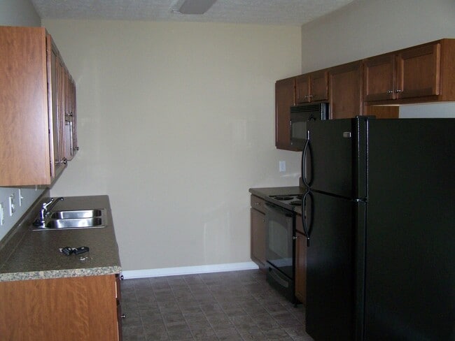 Photo - 2 bed, 2 bath, 2 car garage ranch style townhouse in N. Knoxville w/ fenced yard