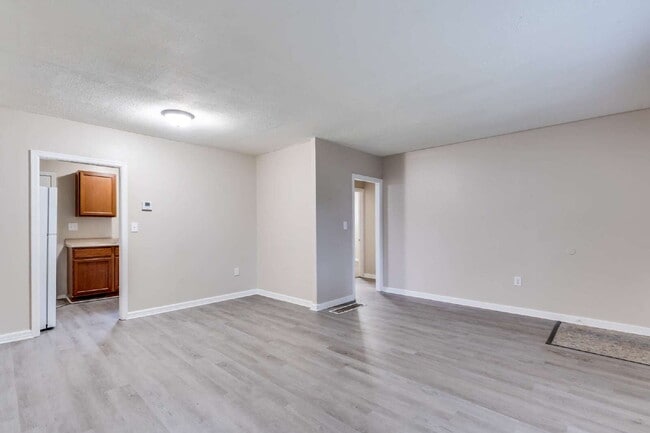 Photo - "Charming 2-Bedroom Duplex with Full Bath in Wichita – Cozy 672 Sq Ft Gem at 4910 E Gilbert!"