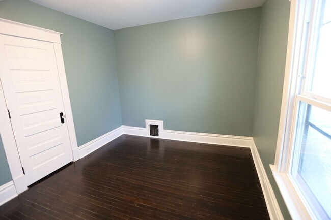 Photo - 1222 Wealthy St SE