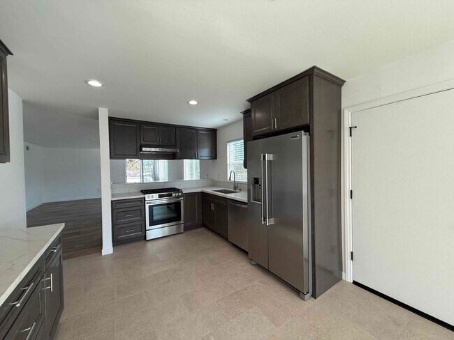 Photo - 6915 Ramfos Cir