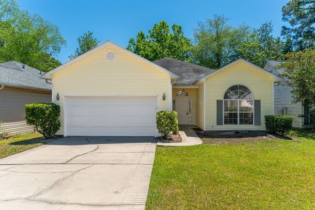 Building Photo - Lovely 3 Bedroom in the Heart of Niceville!