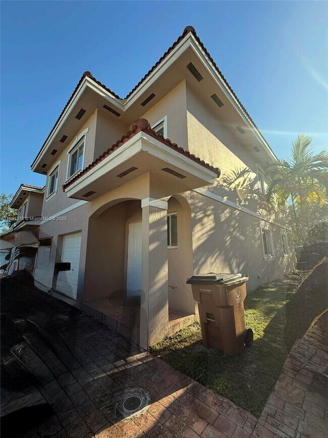 Building Photo - 1540 NW 45th St Rental
