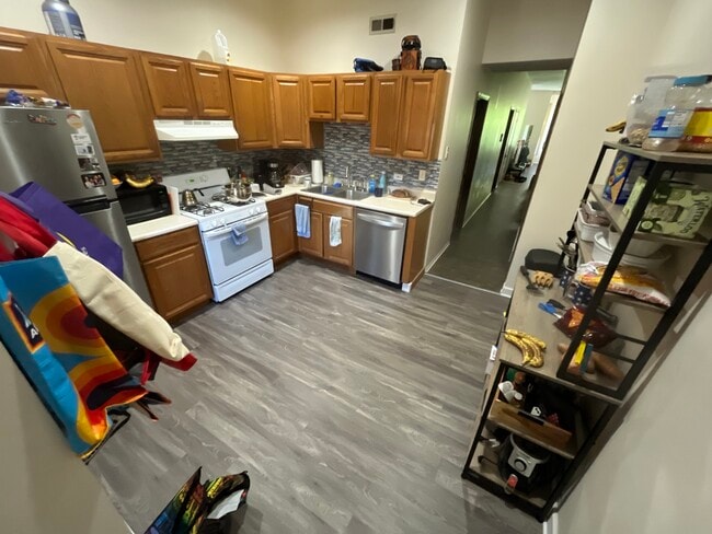 unit 2 kitchen - 827 S Laflin St Unidad 2