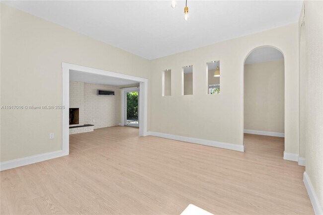 Photo - 5865 SW 48th St