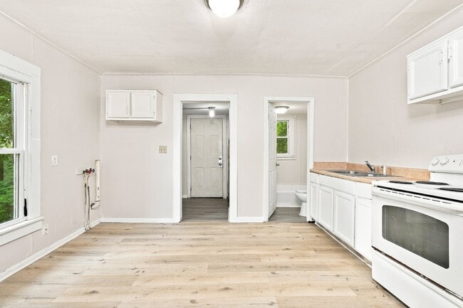 1312 Vernon Pl