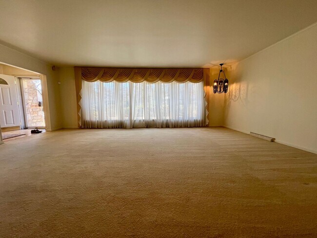 Photo - Stunning 4-Bedroom Single Family Home in Wyncote! Available NOW!