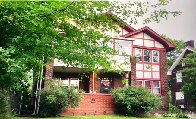 Building Photo - 280 Fairgreen Ave Unit 3 Rental