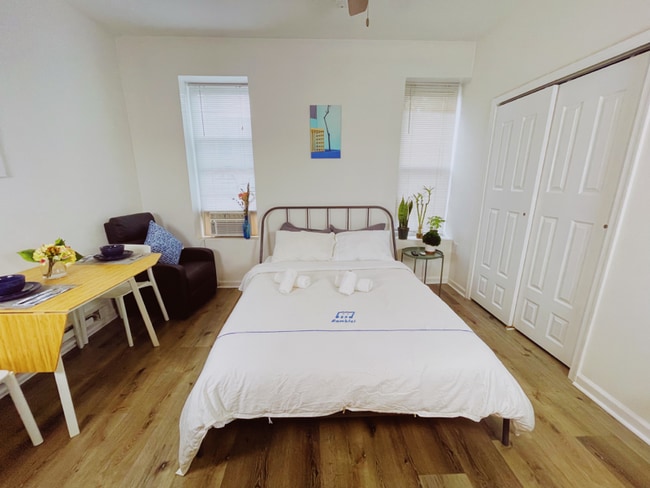 Photo - 1725 Bainbridge St Unit 2F