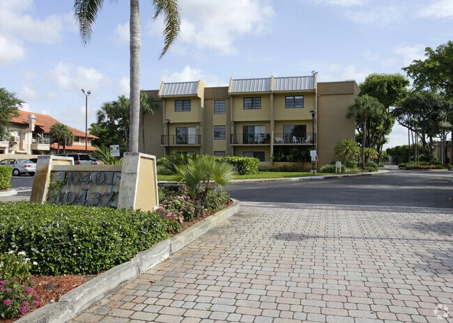 Photo - 10413 N Kendall Dr Unidad B106