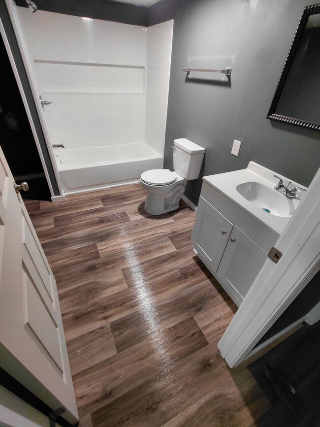 Photo - 114 Langford Dr