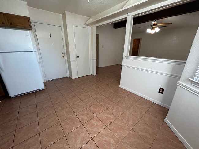 Photo - 215 Bridle Dr