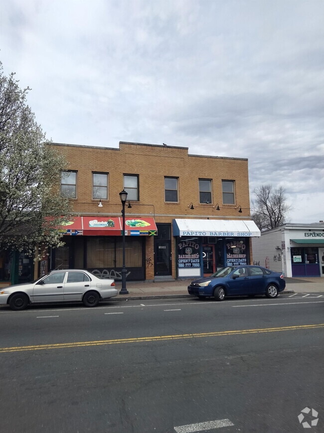 Building Photo - 1856 Park St Unit 2w Rental