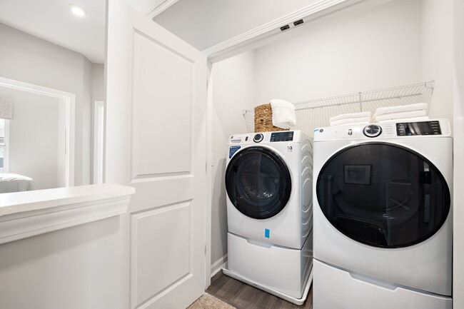 Photo - 801 Cameron Trl