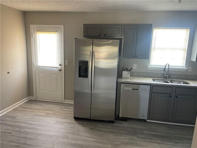 Photo - 230 Evergreen Trail SE