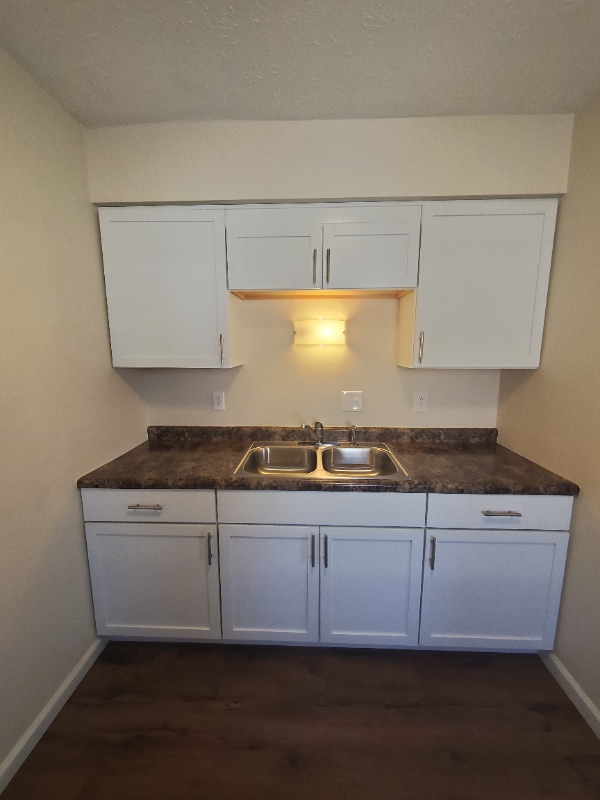 Building Photo - 2838 Joyce Ave Unit APT C